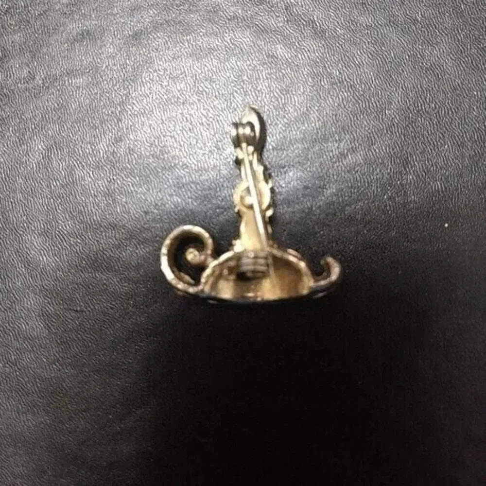 Unbranded adorable gold